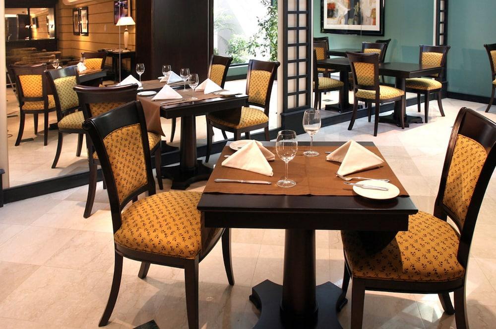 Amerian Executive Mendoza Hotel Екстериор снимка