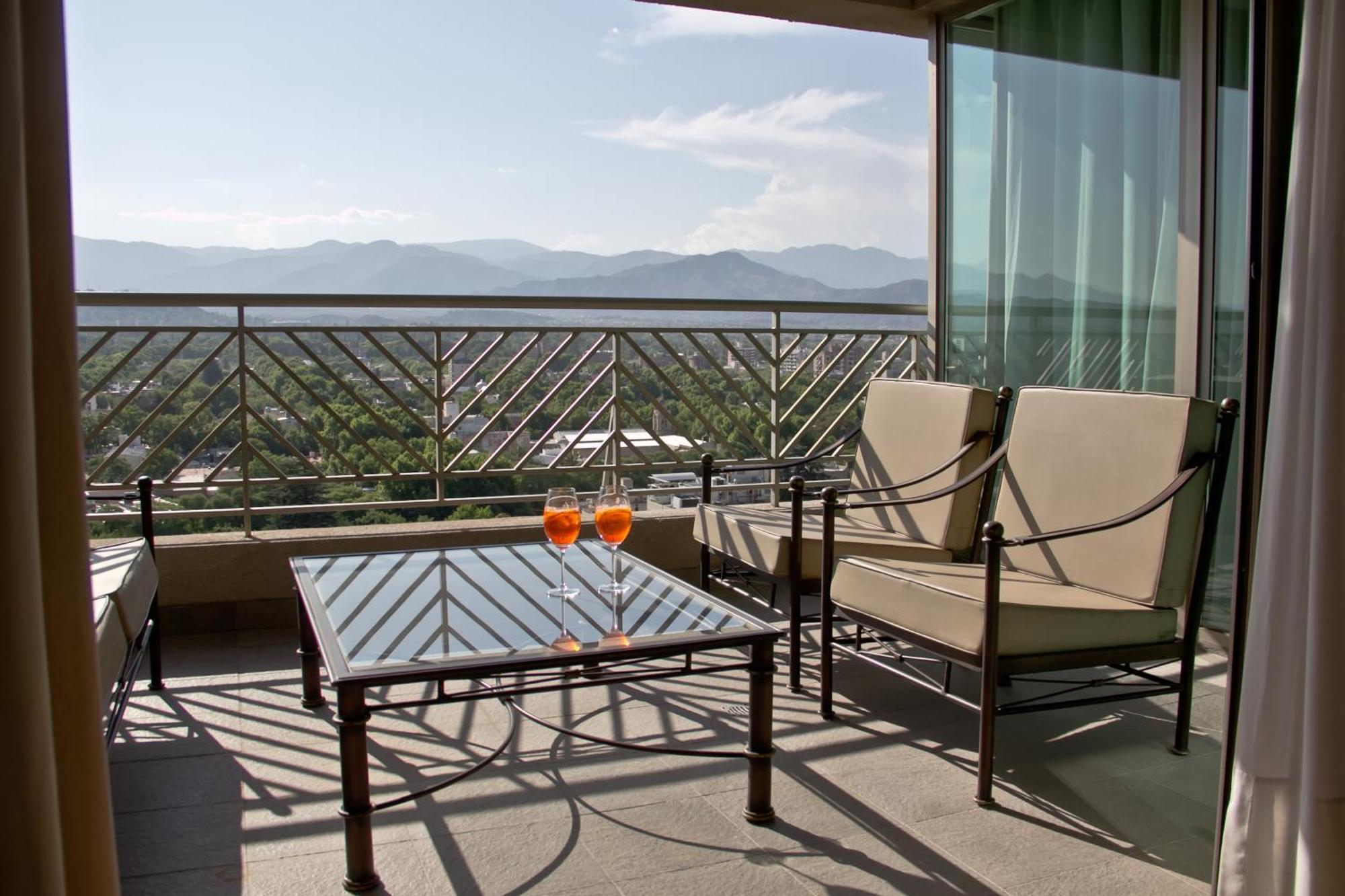 Amerian Executive Mendoza Hotel Екстериор снимка